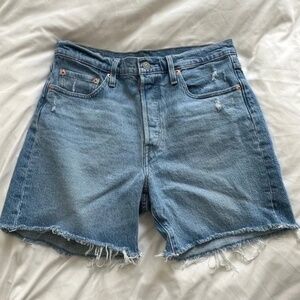LEVIS 501 DENIM MID-THIGH SHORTS WOMEN’S SIZE 29